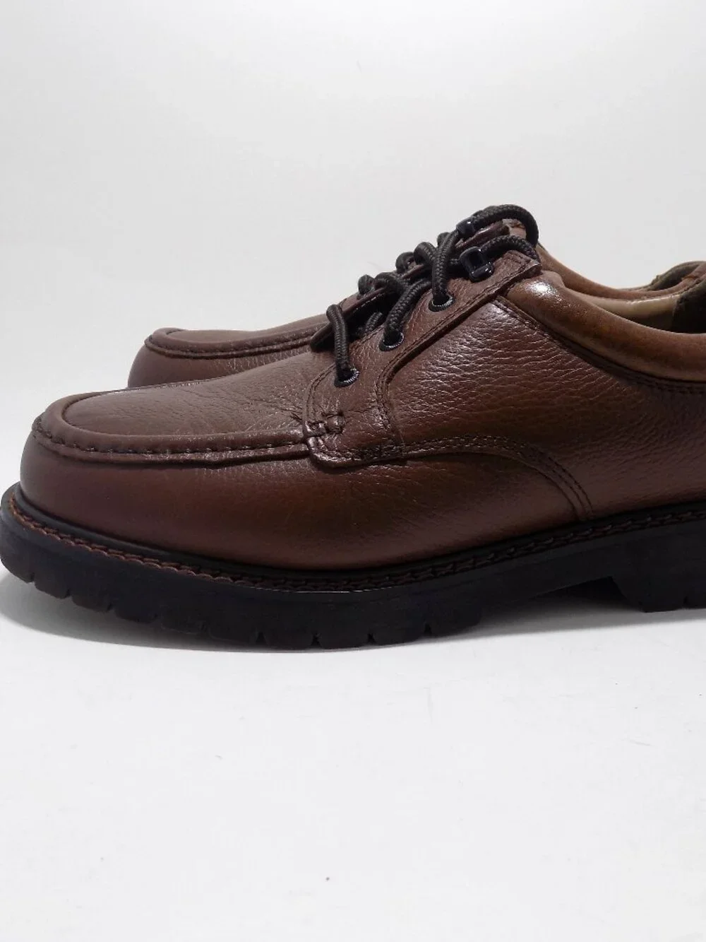 Dockers Men's Casual Glacier Leather Shoes- Size 9 Wide